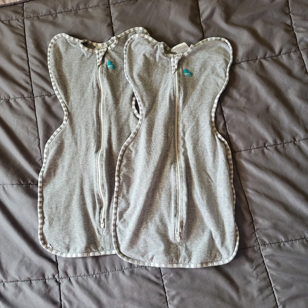 💛SOLD💛2 Love to dream Grey small swaddles